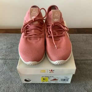 ADIDAS PHARRELL WILLIAMS TENNIS HU WMNS
